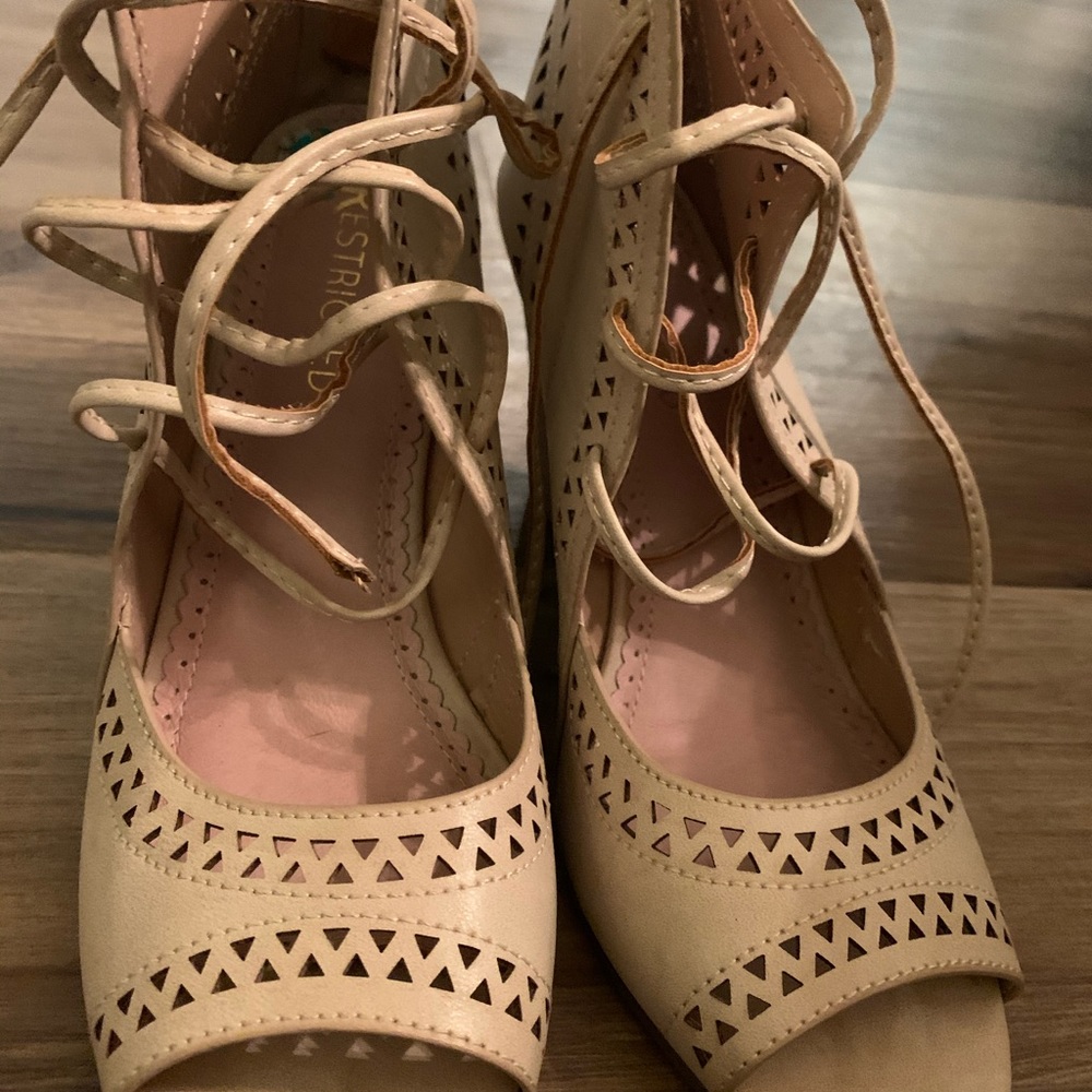 Wedge - Picture 2 of 3